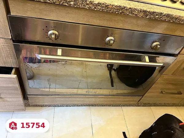 فرن اريستون بلت إن مدمج في دولاب المطبخ